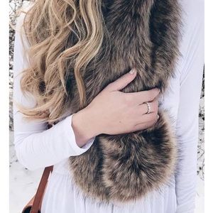 Thick fox fur scarf